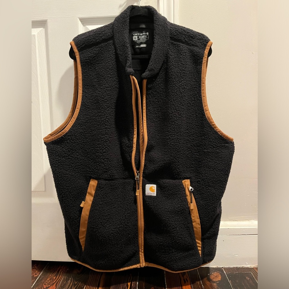 Navy Carhartt vest. Men’s XL. New!